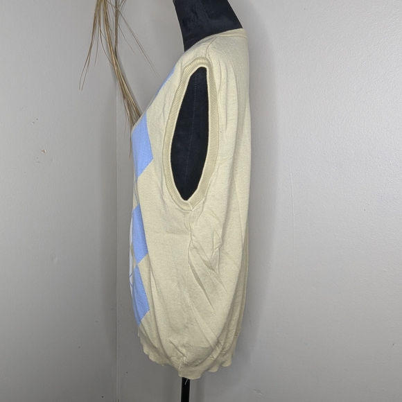 Top - Picture 3 of 6